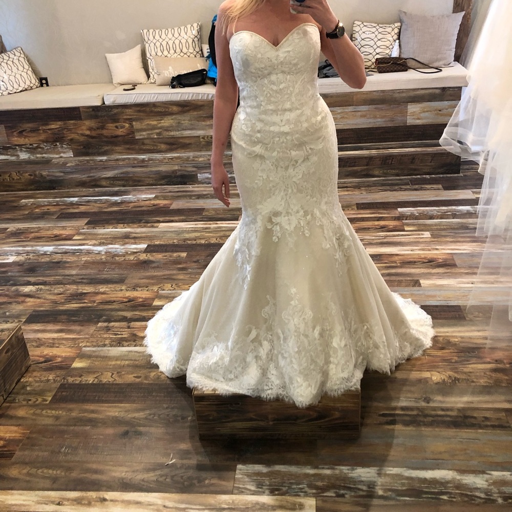 Wedding dress